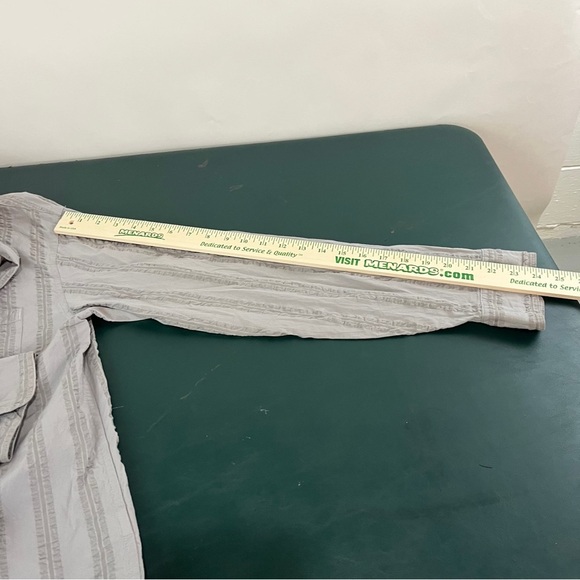 Cabelas Button Shirt Mens Large Gray Striped Nylon Flannel Outdoors (490) - Picture 6 of 8